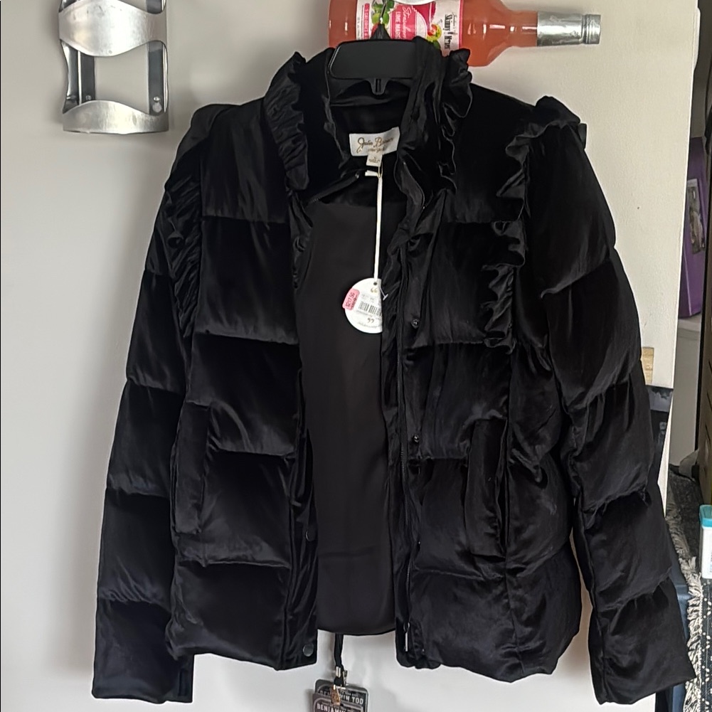 Chic Black Ruffled Jacket